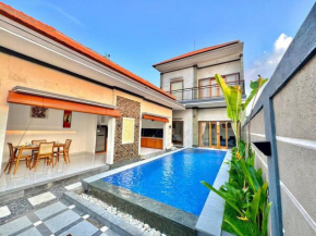 Dealova Villa with Private Pool in Lovina